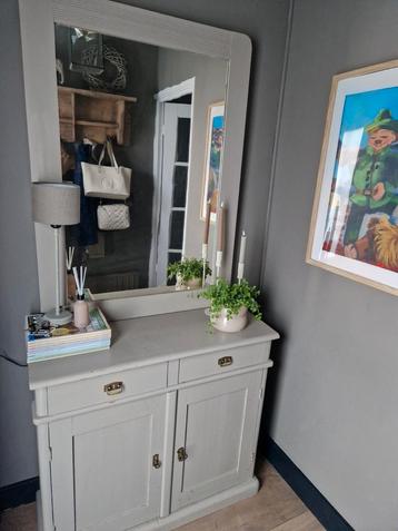 Leuk Frans/brocante kastje met spiegel, 2 lades en 2 deuren. beschikbaar voor biedingen