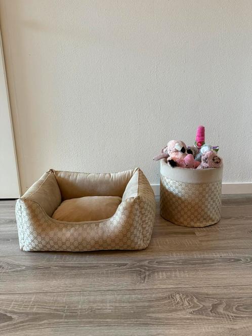 Hondenmand + speelgoedmand Gucci Beige Goud, Dieren en Toebehoren, Hondenmanden, Gebruikt, Ophalen