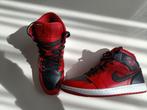Nike Air Jordan 1 mid, Ophalen of Verzenden, Zo goed als nieuw, Schoenen