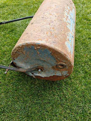 Tuinwals te vullen met 50 liter water beschikbaar voor biedingen