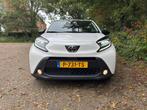 Toyota Aygo X NL-Auto LED CarPlay Camera Clima 17"LMV Cruise, Auto's, Toyota, Stof, 920 kg, Wit, Handgeschakeld
