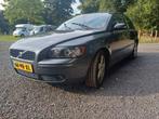Volvo S40 2.4 I 103KW Geartronic 2004 Grijs, Auto's, Volvo, 74 €/maand, 700 kg, S40, 2435 cc
