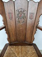 heraldische coat of arms stoel antieke houten wapen armstoel, Antiek en Kunst, Antiek | Meubels | Stoelen en Banken, Ophalen