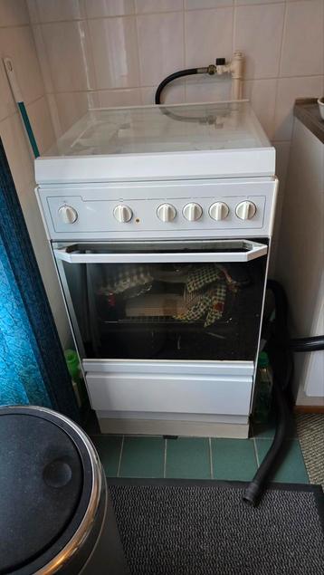 Nieuw gasfornuis met oven  beschikbaar voor biedingen