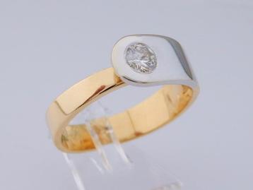 Zware 18 karaat Gouden Ring grote 0.50crt Briljant Diamant beschikbaar voor biedingen