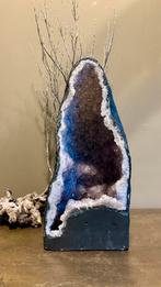 Amethist geode met calciet, Ophalen, Mineraal