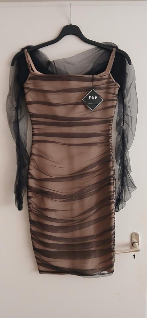 Nieuw feestelijk jurkje, Kleding | Dames, Jurken, Nieuw, Maat 36 (S), Bruin, Knielengte, Ophalen of Verzenden