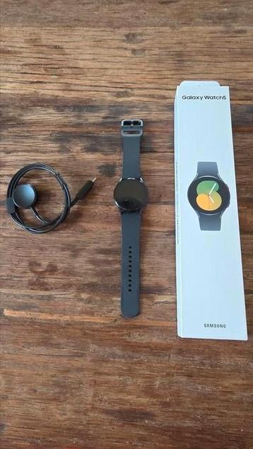 Samsung Galaxy Watch 5 (40mm) beschikbaar voor biedingen