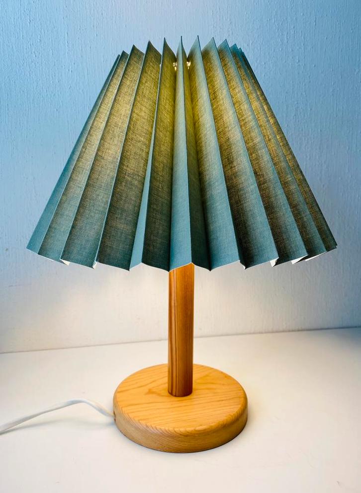 Scandi pine tafellamp van Solbackens , jaren 70, Huis en Inrichting, Lampen | Tafellampen, Gebruikt, Minder dan 50 cm, Hout, Ophalen