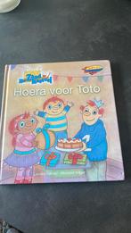 Kinderboek hoera voor Toto ( het zandkasteel ), Boeken, Kinderboeken | Baby's en Peuters, Ophalen, Zo goed als nieuw