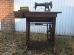 Singer naaimachine met onderstel., Ophalen