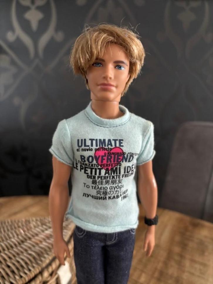 SWEET TALKING KEN Barbie Ultimate Boyfriend, Verzamelen, Poppen, Zo goed als nieuw, Pop, Ophalen of Verzenden