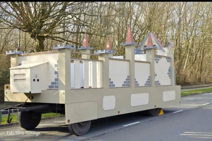 Carnavalswagen, Hobby en Vrije tijd, Feestartikelen, Zo goed als nieuw, Feestartikel, Carnaval, Ophalen