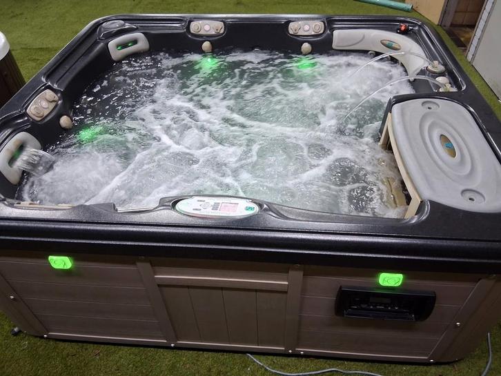 artesian KERSTACTIE top jacuzzi incl bezorging&garantie, Tuin en Terras, Bubbelbaden en Hottubs, Nieuw, Filter, Ophalen of Verzenden