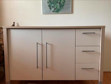 Commode beschikbaar voor biedingen
