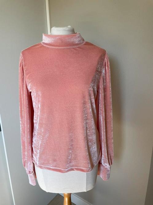 Nooit gedragen top van velours stof maat 36/38, Kleding | Dames, Tops, Nieuw, Maat 38/40 (M), Roze, Lange mouw, Ophalen