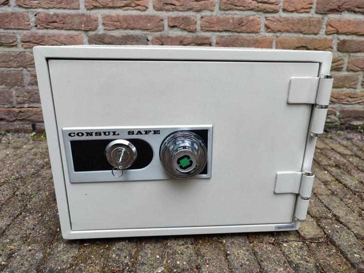 Zeer robuuste en brandwerende kluis/brandkast, Huis en Inrichting, Brandblussers en Brandkasten, Zo goed als nieuw, Ophalen
