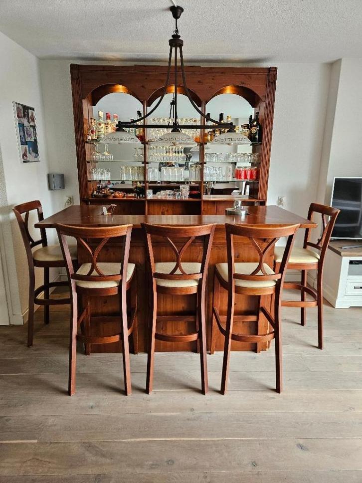 Bar met kast en krukken, Huis en Inrichting, Barren, Gebruikt, Inclusief barstoelen, Ophalen