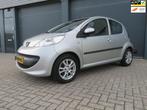 Peugeot 107 1.0-12V XS 5 deurs airco, Voorwielaandrijving, Stof, 4 stoelen, 68 pk