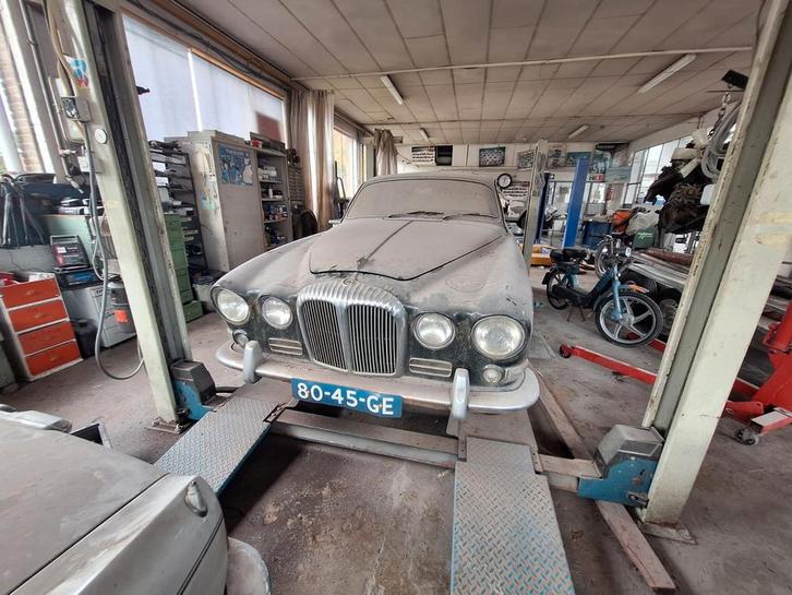 Daimler Sovereign 420 uit 1968 *schuurvondst*, Auto's, Jaguar, Sovereign, Benzine, Sedan, Handgeschakeld, Beige, Leder, Ophalen