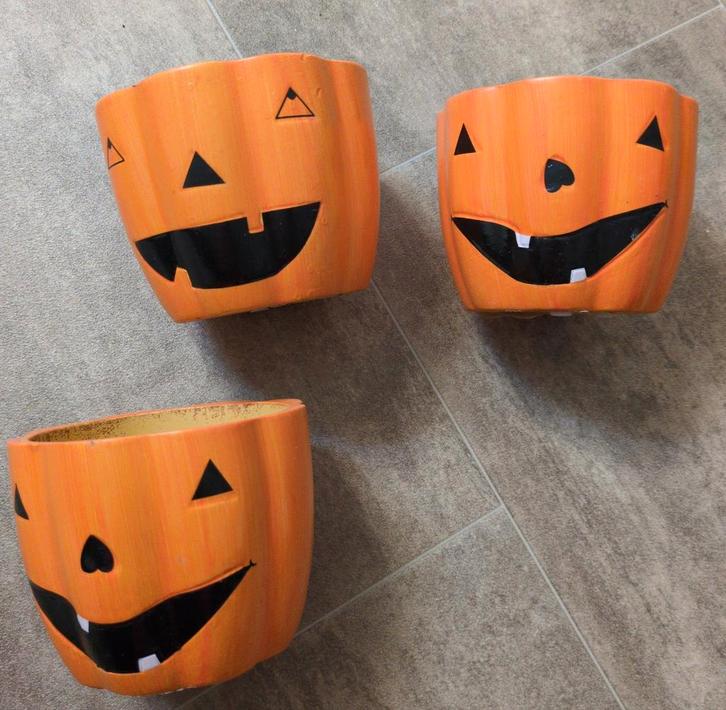 3 Halloween Plantenpotjes - Pompoen Design, Tuin en Terras, Bloempotten, Gebruikt, Aardewerk, Binnen, Balkon, Tuin, Minder dan 40 cm