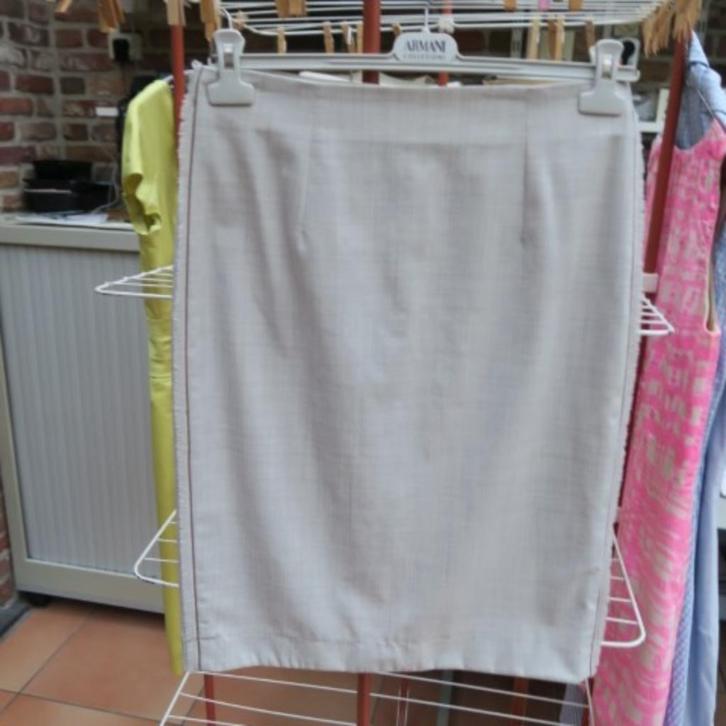 Rokje lichtgrijs wol Brunello Cucinelli mt 42 (it 46), Kleding | Dames, Rokken, Zo goed als nieuw, Maat 42/44 (L), Grijs, Knielengte