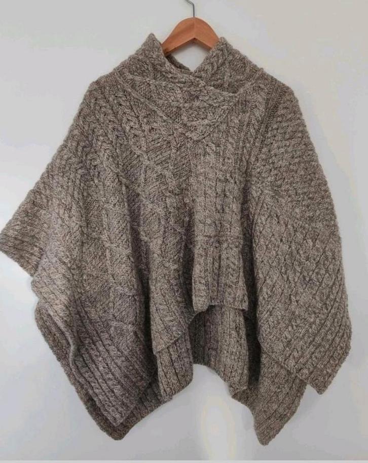 Carraigdonn Iers Noors wollen poncho trui s m l xl xxl, Kleding | Dames, Truien en Vesten, Zo goed als nieuw, Grijs, Ophalen of Verzenden