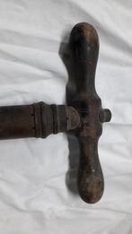 Antieke autobanden pomp, Ophalen, Gebruikt