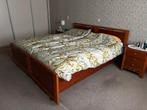 Bed en nachtkast, Ophalen, Gebruikt, Bruin, 210 cm