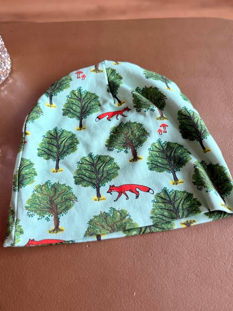 Duns Sweden mutsje met vosjes - Nieuw! 4-6 jaar, Kinderen en Baby's, Kinderkleding | Maat 104, Nieuw, Jongen of Meisje, Ophalen of Verzenden