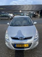 Hyundai i20 1.4 5-DRS 2010 Grijs, Auto's, Voorwielaandrijving, 450 kg, 4 cilinders, 1396 cc