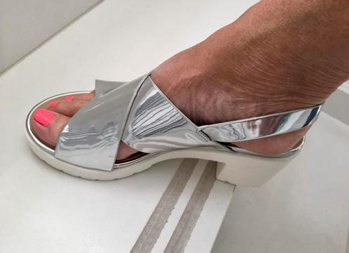 El Corte Inglès zilverkleurige sandalen mt 40, Kleding | Dames, Schoenen, Nieuw, Sandalen of Muiltjes, Overige kleuren, Verzenden