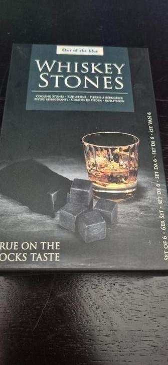 ...Gratis...  Whiskey koelstenen NIEUW beschikbaar voor biedingen