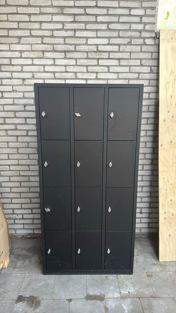 Locker kast beschikbaar voor biedingen