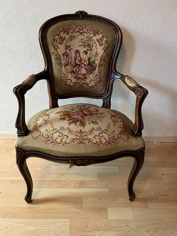 Antieke Stoel met Bloemenmotief, Antiek en Kunst, Antiek | Meubels | Stoelen en Banken, Ophalen