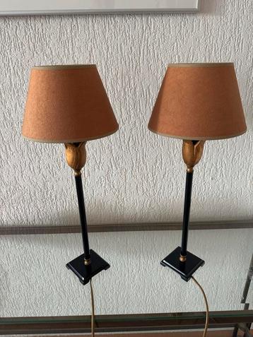 2 Tafellampen 'Tulp' met metalen voet beschikbaar voor biedingen