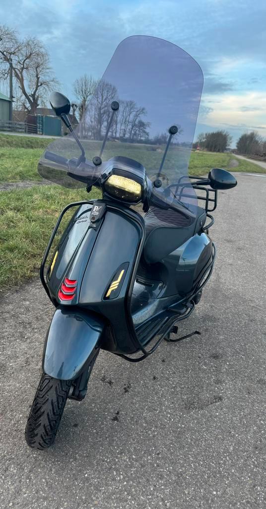 Vespa Sprint Full Option uit mei 2025 incl garantie, Fietsen en Brommers, Scooters | Vespa, Zo goed als nieuw, Vespa S, Maximaal 45 km/u