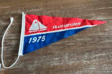 VINTAGE VLAG SKÜTSJESILEN 1975 beschikbaar voor biedingen
