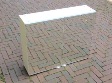 Badkamerkast spiegels 2 deurs Ikea toiletkast glazen planken beschikbaar voor biedingen