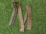 Hulzenband met 100 lege hulzen 122cm lang, Ophalen of Verzenden, Landmacht, Hulzen of Bodemvondsten