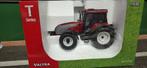 Valtra T series Universal Hobbies, Hobby en Vrije tijd, Ophalen of Verzenden, Zo goed als nieuw, Tractor of Landbouw, Universal Hobbies
