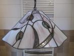 Tiffany hanglamp wit paarsig met bloemen, Huis en Inrichting, Lampen | Hanglampen, Ophalen of Verzenden, Zo goed als nieuw, Tiffany