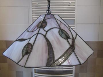 Tiffany hanglamp wit paarsig met bloemen beschikbaar voor biedingen