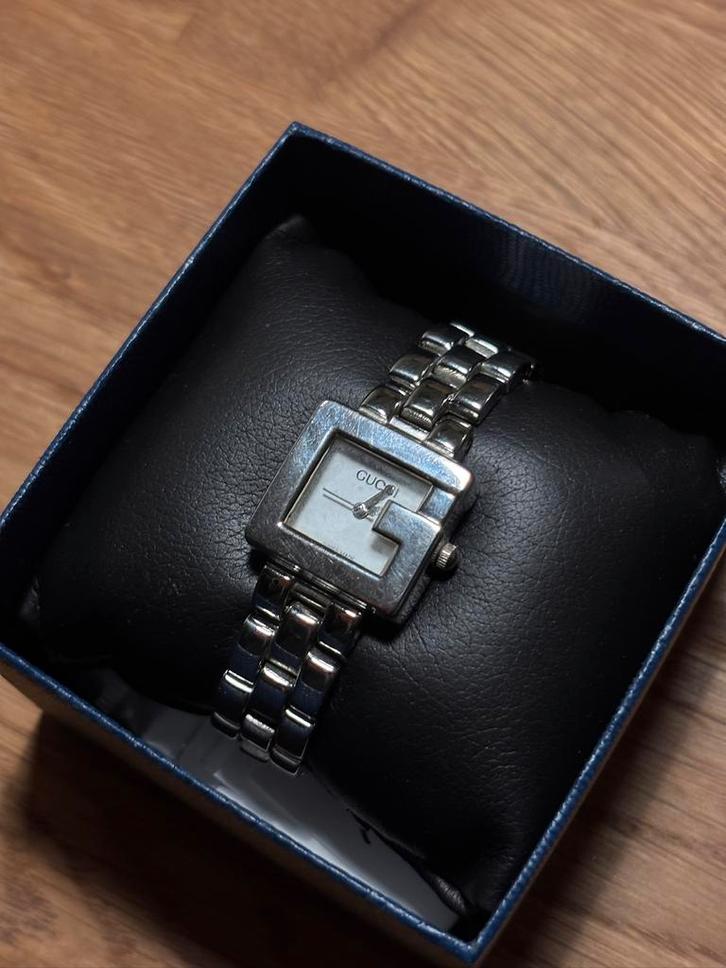 GUCCI 3600L, Sieraden, Tassen en Uiterlijk, Horloges | Dames, Zo goed als nieuw, Overige merken, Staal, Ophalen of Verzenden