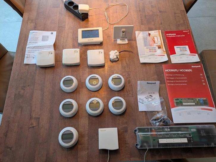 Evohome set - HCE80 zoneregelaar, Doe-het-zelf en Verbouw, Thermostaten, Zo goed als nieuw, Slimme thermostaat, Ophalen of Verzenden