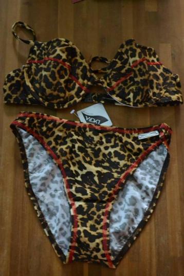 bikini met luipaard print   beschikbaar voor biedingen