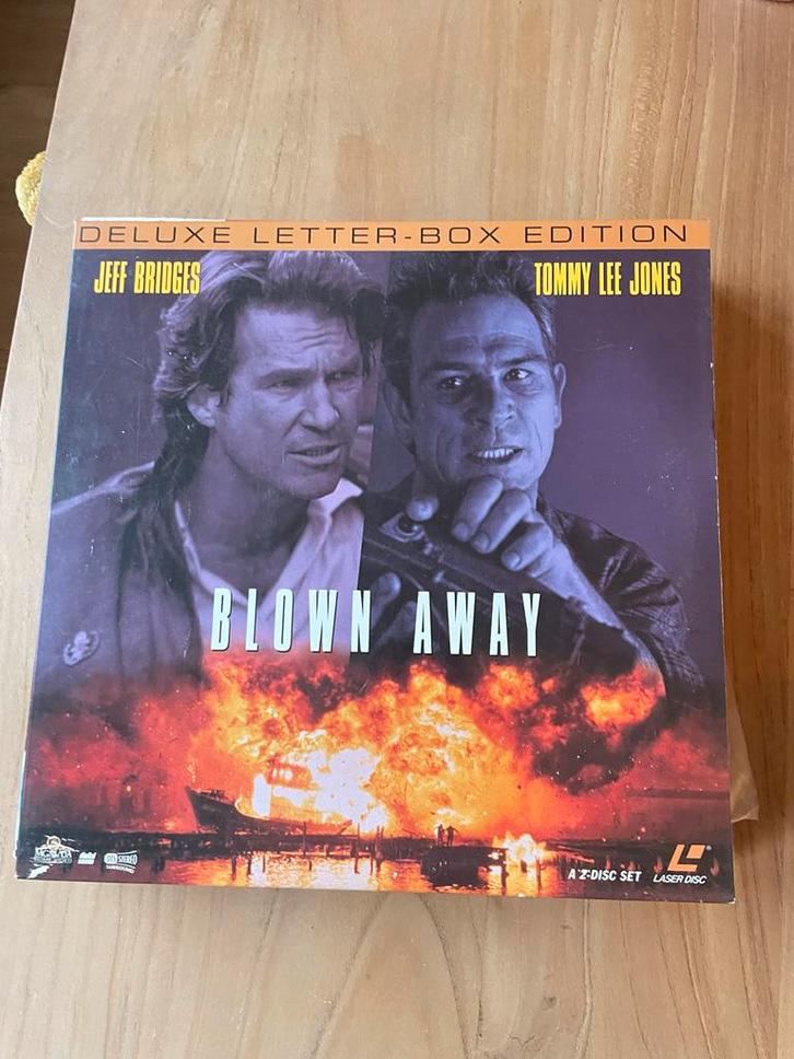 Blown Away Laserdisc - Deluxe Editie, Cd's en Dvd's, Dvd's | Overige Dvd's, Zo goed als nieuw, Boxset, Vanaf 16 jaar, Ophalen of Verzenden