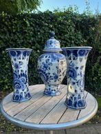Set van 3 handbeschilderde Delftse vazen, Ophalen