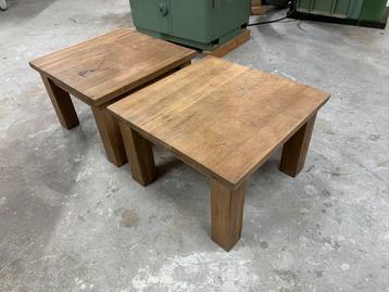 Twee stuks salontafels tafel tafeltjes, massief eiken beschikbaar voor biedingen
