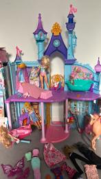 Disney princess Barbie kasteel met verschillende poppen, Kinderen en Baby's, Speelgoed | Poppenhuizen, Ophalen, Poppenhuis